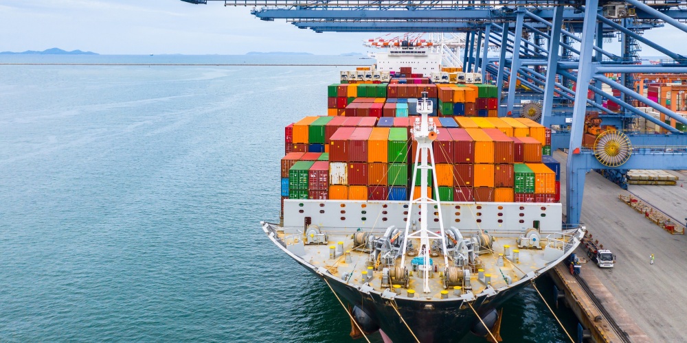 Cargo ship terminal